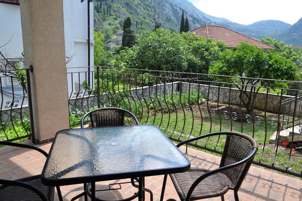 Apartments Villa Marta - Begovic Kotor Eksteriør bilde